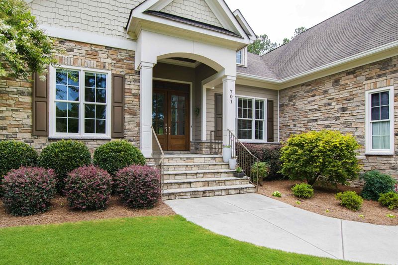 701 Stoney Knoll Dr, Cary, NC 27519