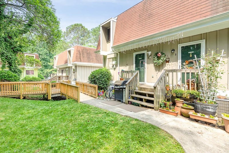 7010 Longstreet Dr #B, Raleigh, NC 27615