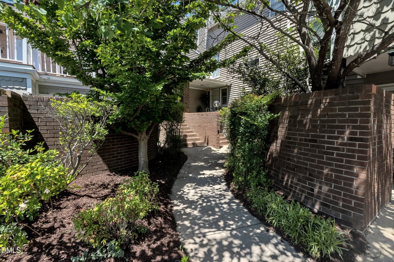 7010 Sandy Forks Rd #106, Raleigh, NC 27615