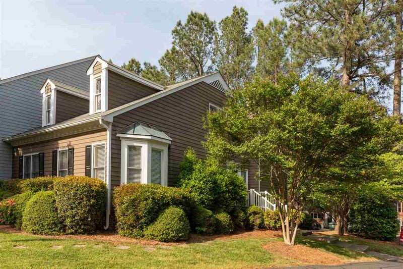 7012 Epping Forest Dr, Raleigh, NC 27613