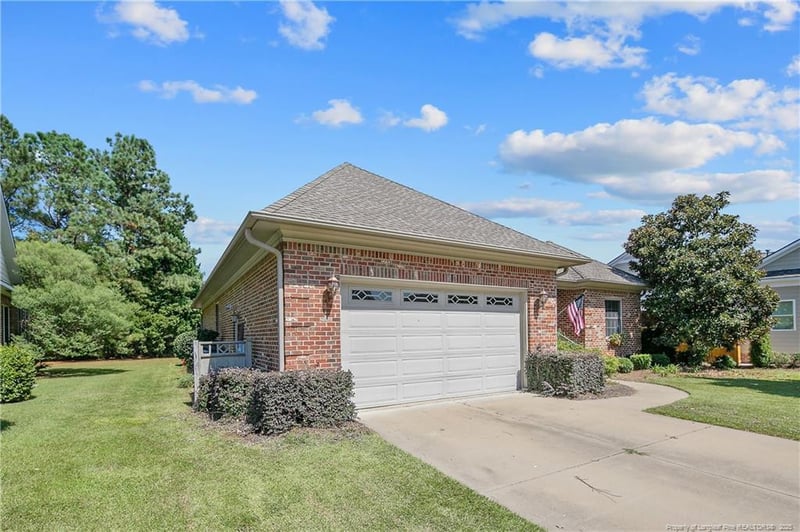 7012 Pitcairn Dr, Fayetteville, NC 28306