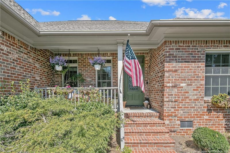 7012 Pitcairn Dr, Fayetteville, NC 28306