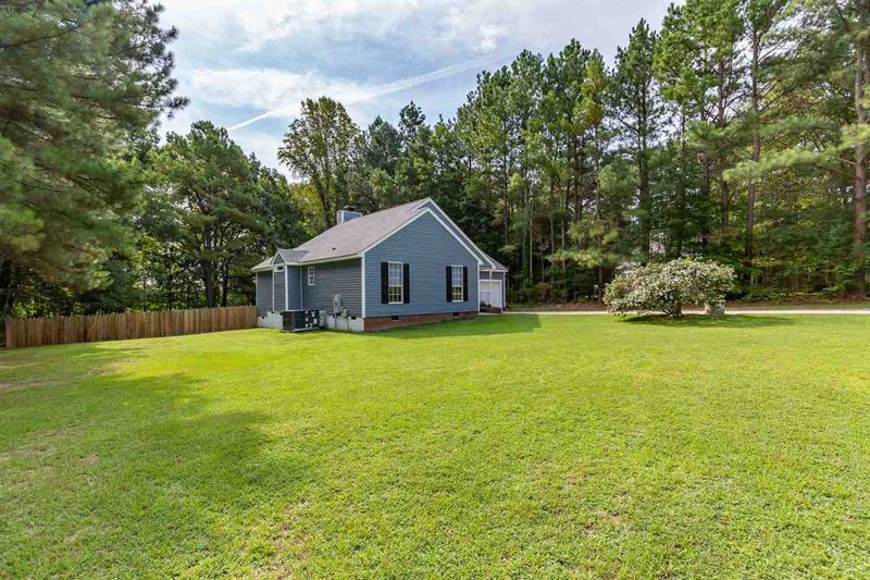 7012 Sandy Pines Dr, Youngsville, NC 27596