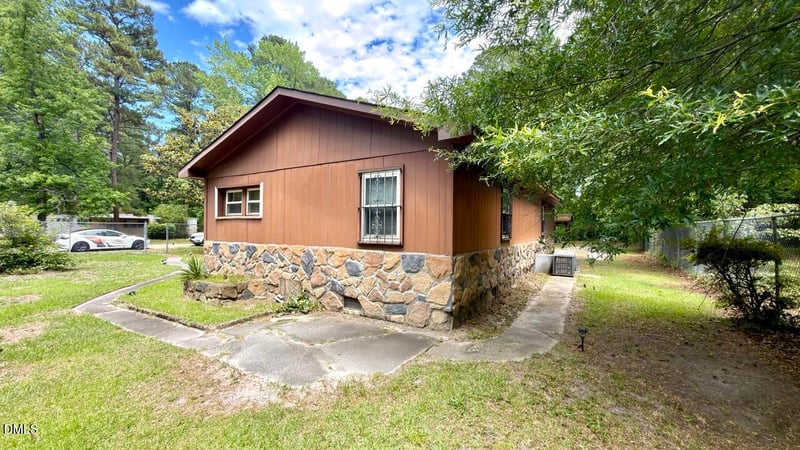 7014 Zepher Rd, Fayetteville, NC 28311