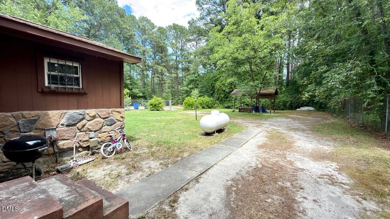 7014 Zepher Rd, Fayetteville, NC 28311