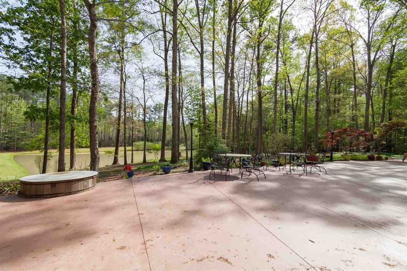 7016 Farmdale Rd, Raleigh, NC 27610