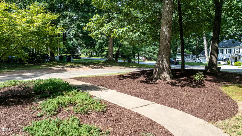7016 Valley Dr, Raleigh, NC 27612