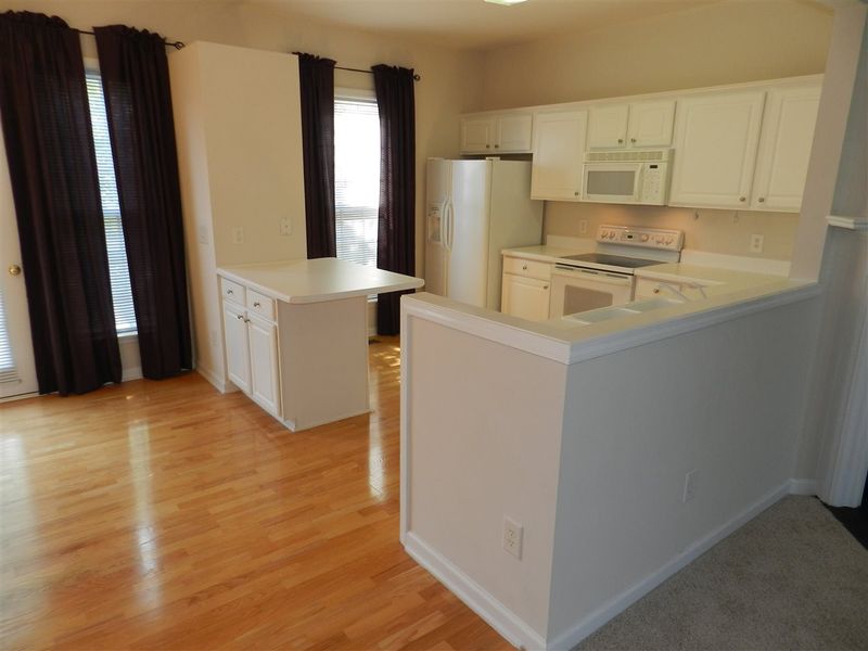 7018 Mead Ln, Raleigh, NC 27613