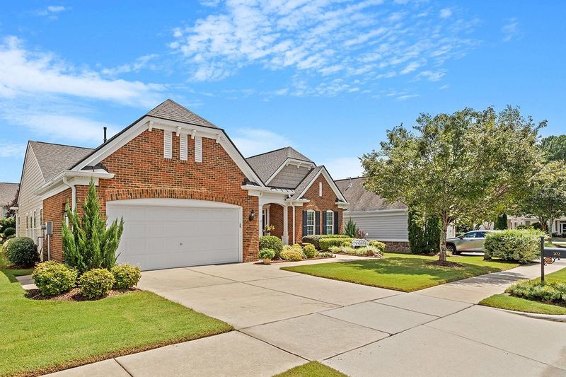 702 Arbor Brook Dr, Cary, NC 27519