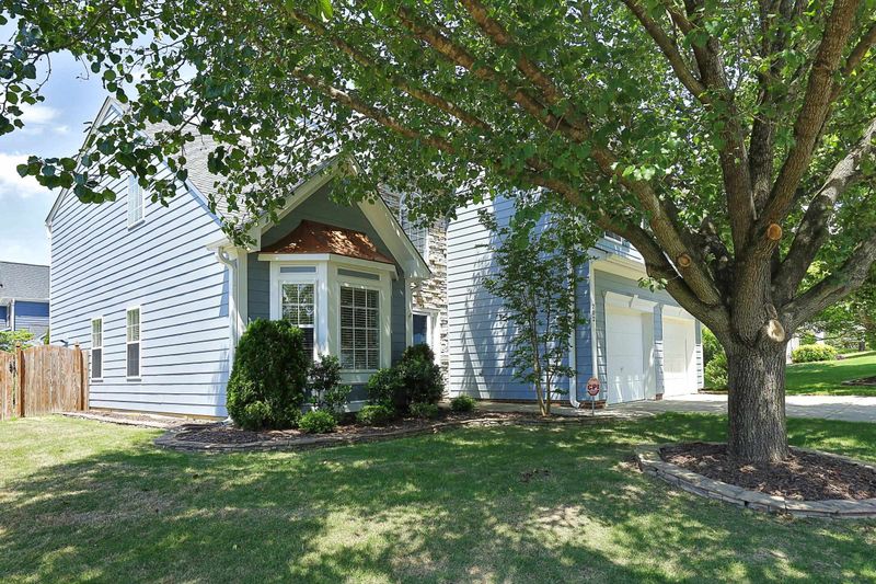 702 Averroe Dr, Apex, NC 27502