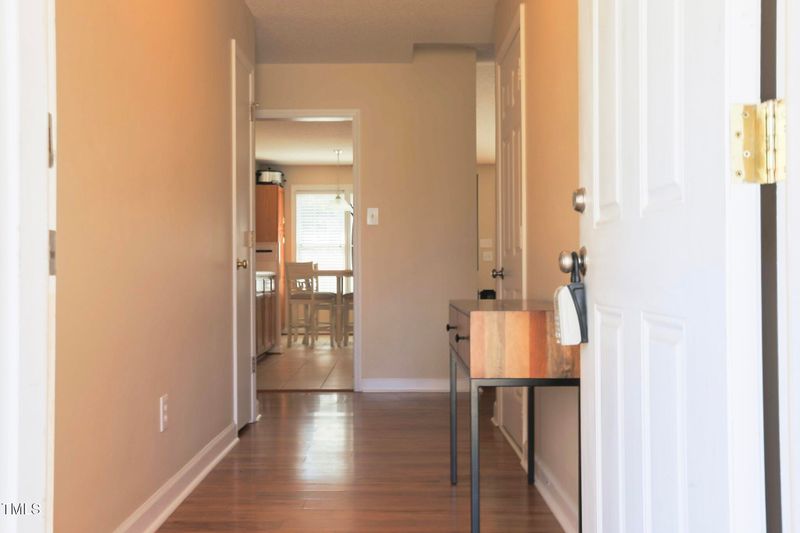 702 E Chatham St, Apex, NC 27502