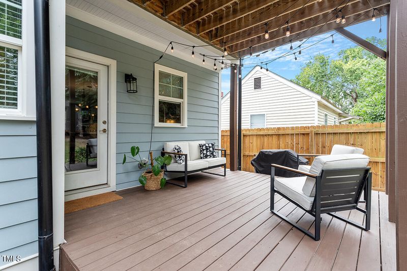 702 Coleman St, Raleigh, NC 27610
