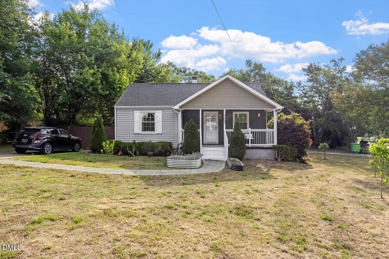 702 Colleton Rd, Raleigh, NC 27610