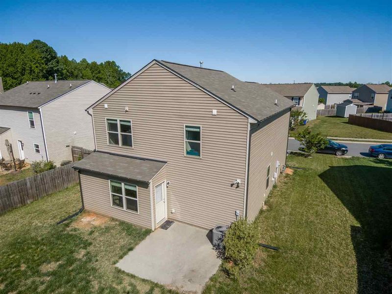 702 Collington Dr, Mebane, NC 27302