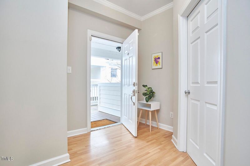 702 Copperline Dr #201, Chapel Hill, NC 27516