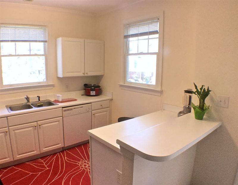702 Copperline Dr #202, Chapel Hill, NC 27516
