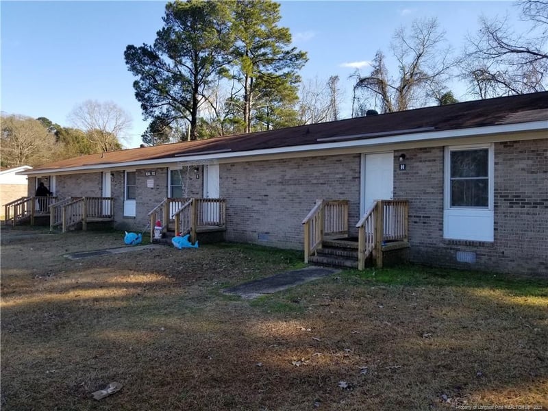 702 Dashland Dr, Fayetteville, NC 28303