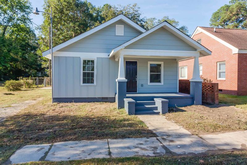 702 E Divine St, Dunn, NC 28334