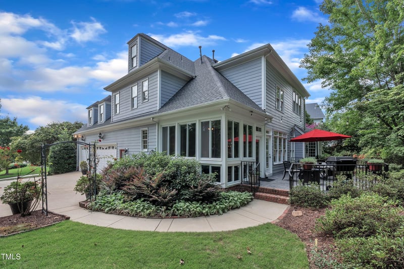 702 Edgemore Ave, Cary, NC 27519
