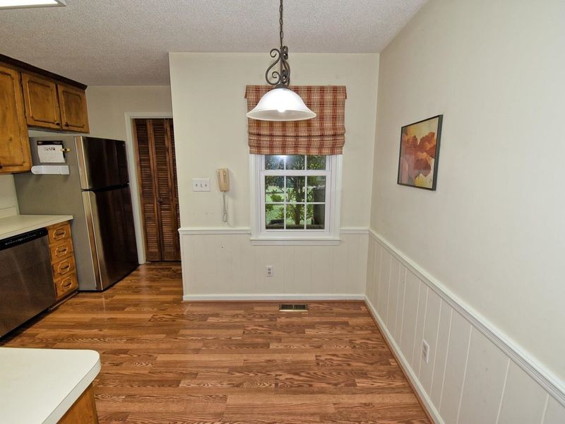 702 Grimstead Cir, Cary, NC 27511