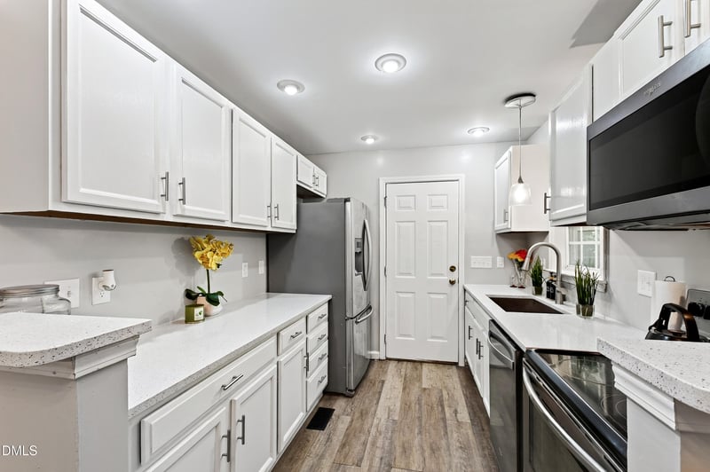 702 Jones St, Raleigh, NC 27601