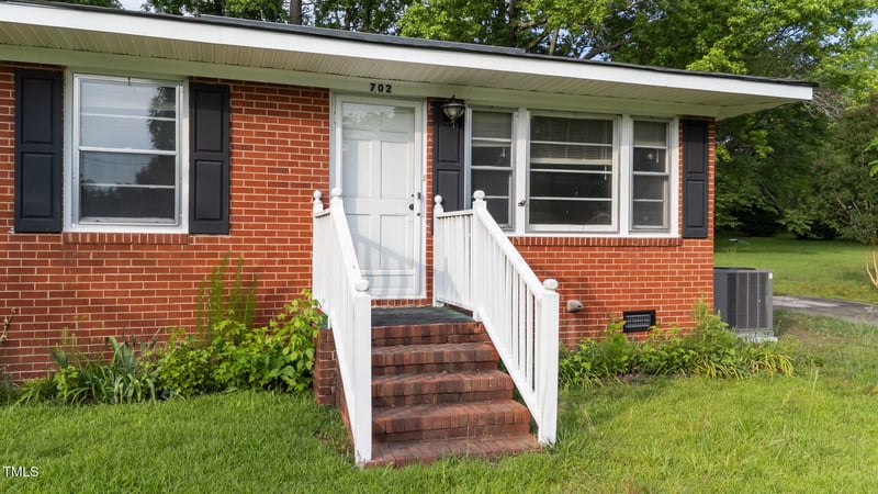 702 Joyner St, Clayton, NC 27520