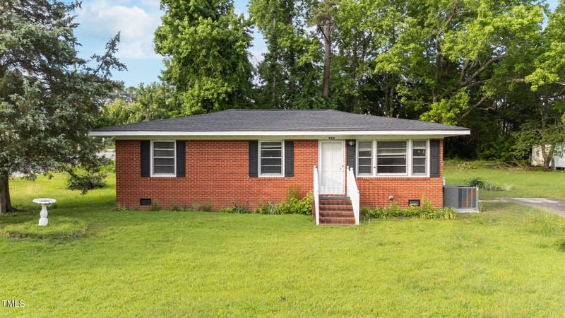 702 Joyner St, Clayton, NC 27520