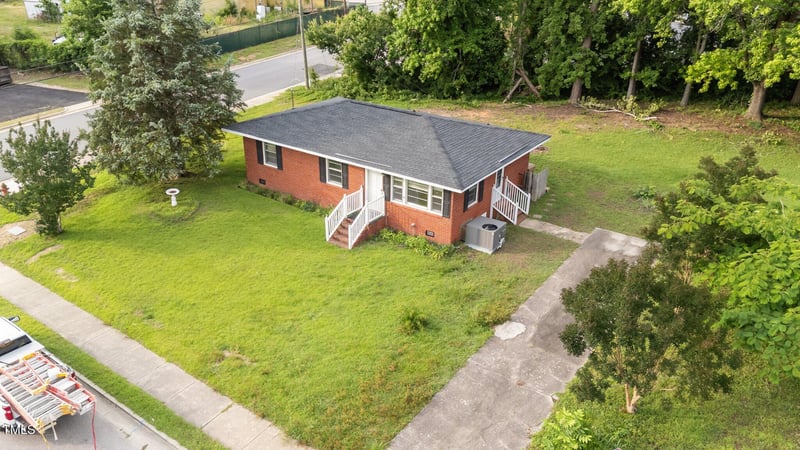 702 Joyner St, Clayton, NC 27520