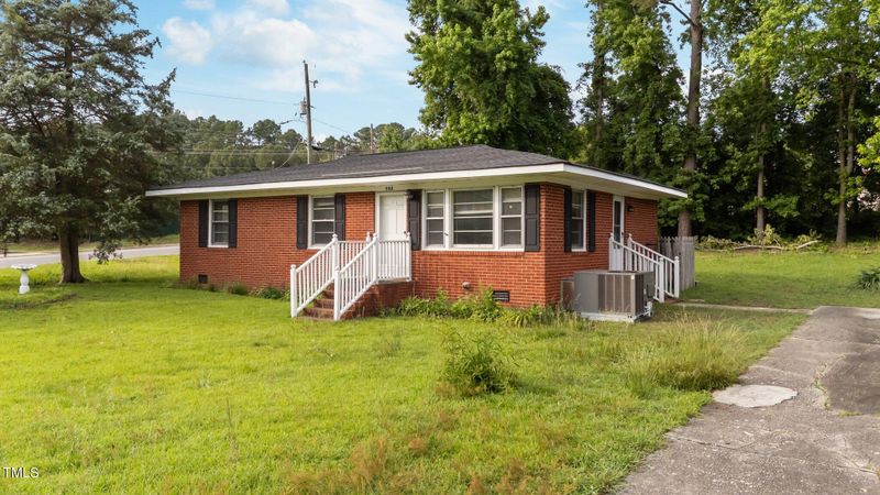 702 Joyner St, Clayton, NC 27520