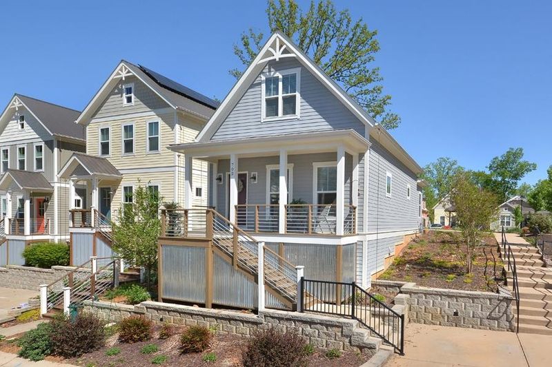 702 Lorentello Cir, Hillsborough, NC 27278