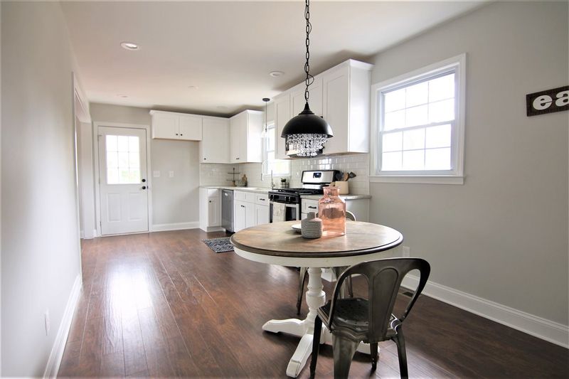 702 Madison Ave, Cary, NC 27511