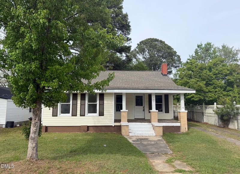 702 Main St, Benson, NC 27504