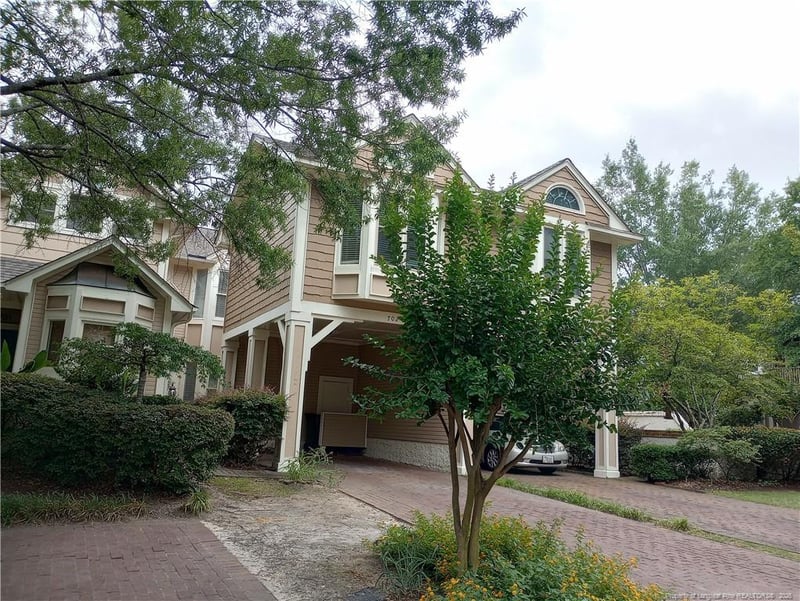 702 Marketview Ct, Fayetteville, NC 28301