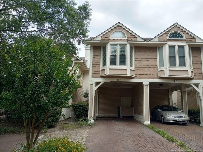 702 Marketview Ct, Fayetteville, NC 28301