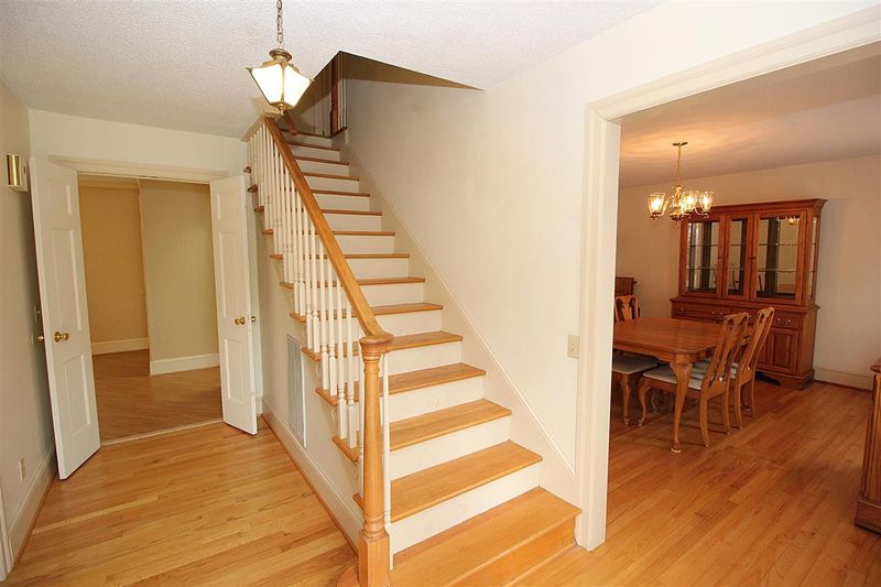 702 SW Maynard Rd, Cary, NC 27511