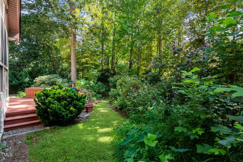 702 Newport Cir, Cary, NC 27511