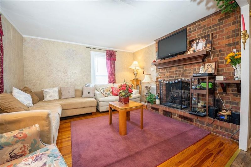 702 Plaid St, Burlington, NC 27215