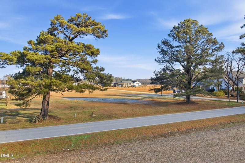 702 Short Journey Rd, Smithfield, NC 27577