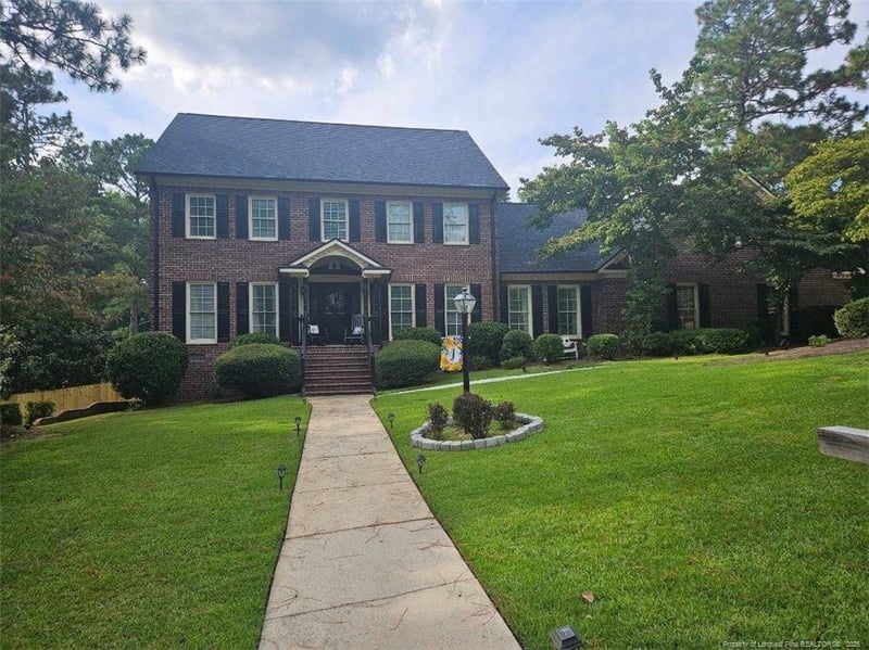 702 Southview Cir, Fayetteville, NC 28311