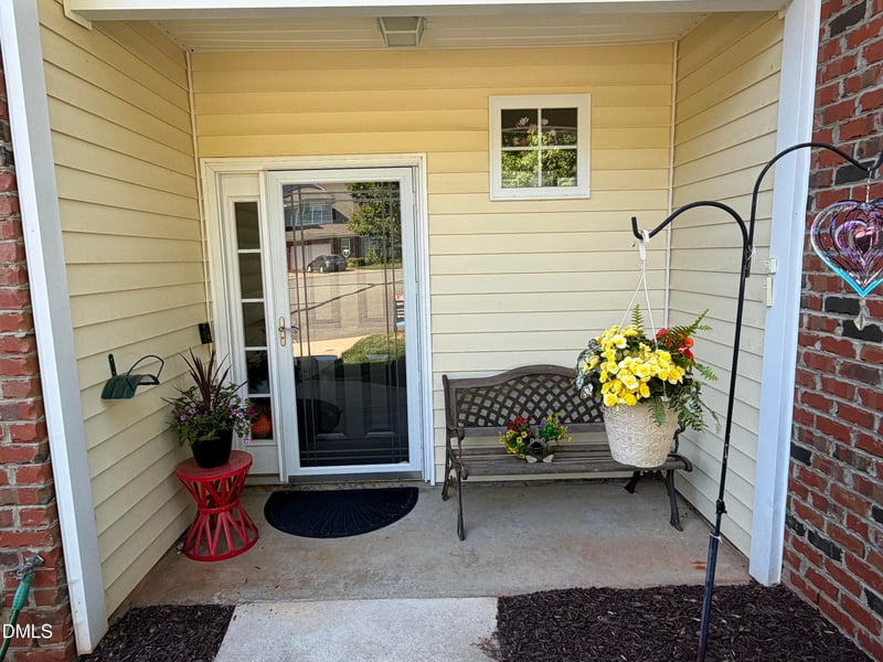702 Village Lake Dr, Mebane, NC 27302