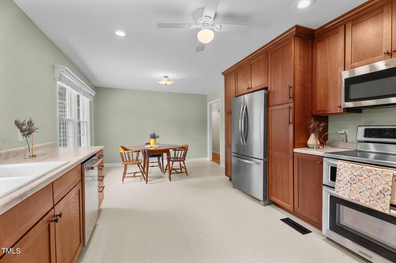 702 Wedgewood Ave, Zebulon, NC 27597