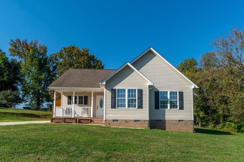 702 Wendy Dr, Graham, NC 27253