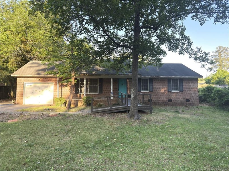 7020 Lure Ct, Fayetteville, NC 28311