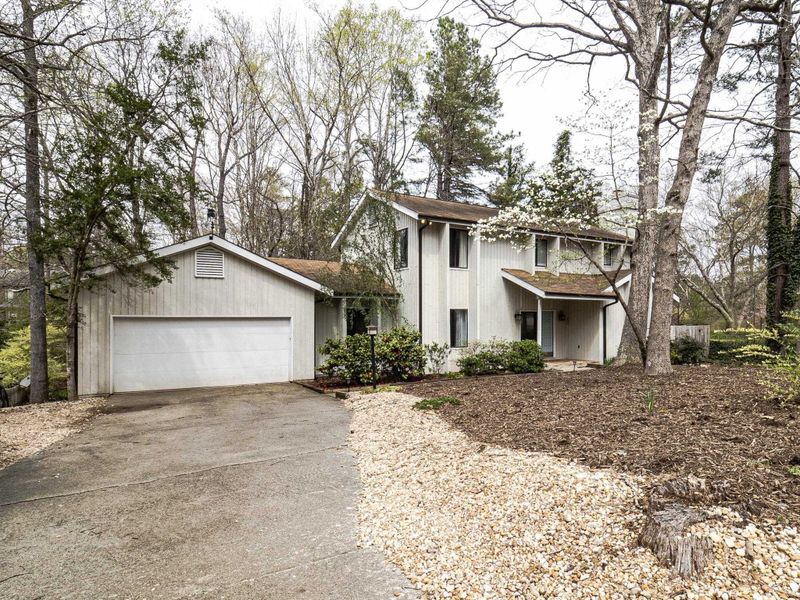 7021 Falconbridge Rd, Chapel Hill, NC 27517
