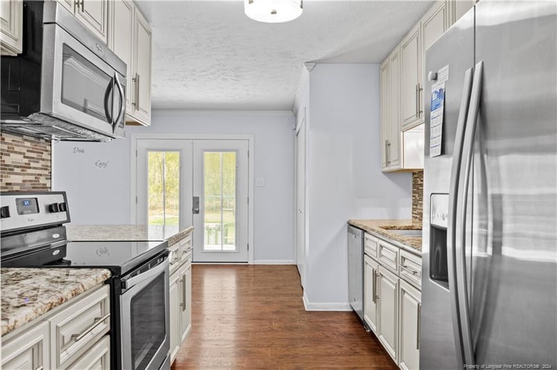 7021 Timbercroft Ln, Fayetteville, NC 28314