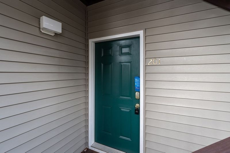 7022 Sandy Forks Rd #201, Raleigh, NC 27615