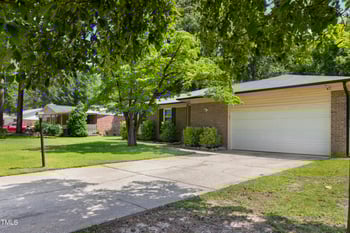 7023 Calamar Dr, Fayetteville, NC 28314