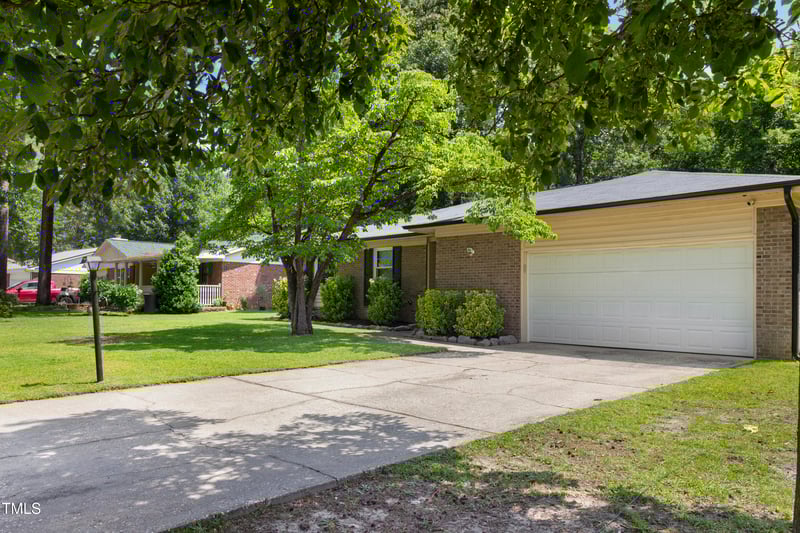 7023 Calamar Dr, Fayetteville, NC 28314