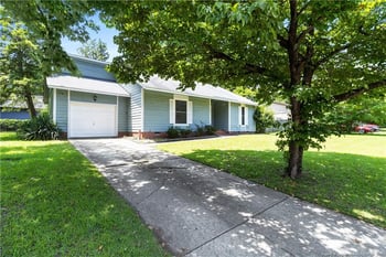 7025 Pantego Dr, Fayetteville, NC 28314