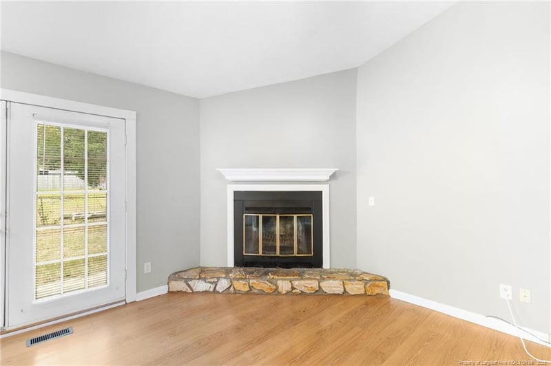 7025 Pantego Dr, Fayetteville, NC 28314